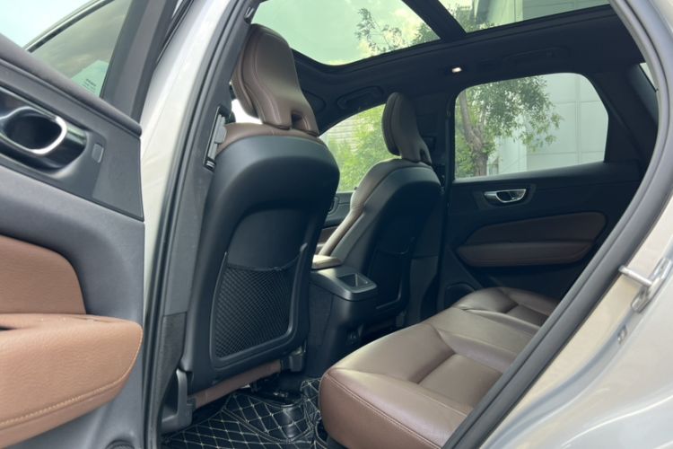 Used Volvo XC60 2022 B5 4x4 Zhiyi Luxury Edition Interior 5