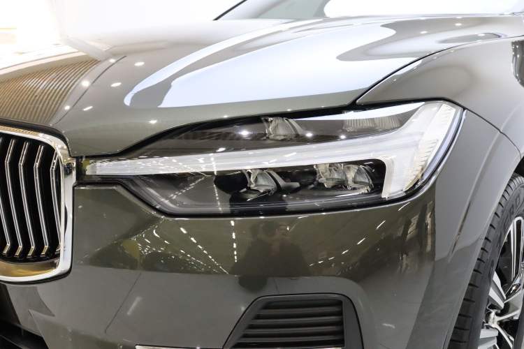 Used Volvo XC60 2022 B5 4x4 Smart Luxury Edition Left Front Headlight