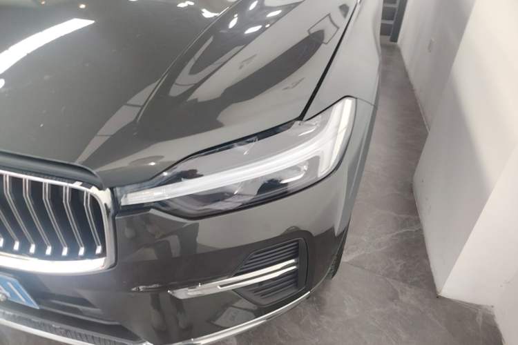 Used Volvo XC60 2022 B5 4x4 Smart Luxury Edition Left Front Headlight
