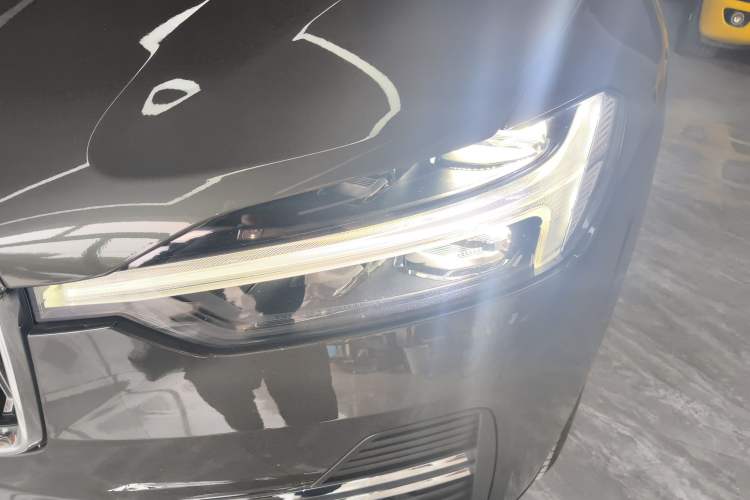Used Volvo XC60 2022 B5 4x4 Smart Luxury Edition Left Front Headlight