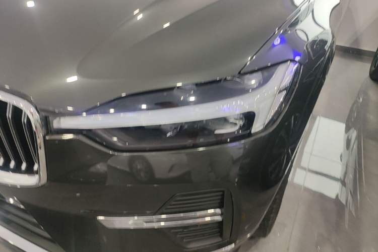 Used Volvo XC60 2022 B5 4x4 Smart Luxury Edition Left Front Headlight