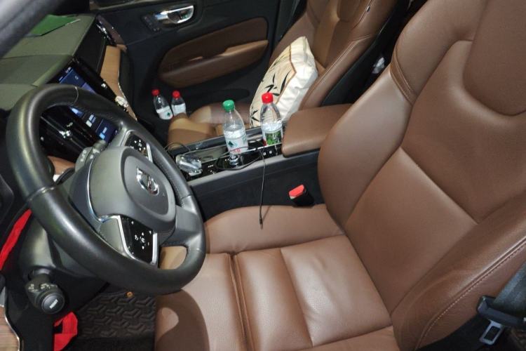 Used Volvo XC60 2022 B5 4x4 Smart Luxury Edition Left Front Seat