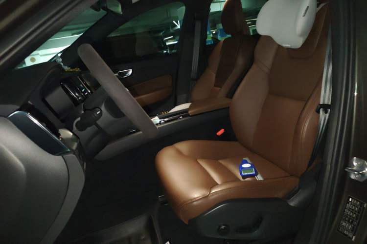 Used Volvo XC60 2022 B5 4x4 Zhiyi Luxury Edition Left Front Seat
