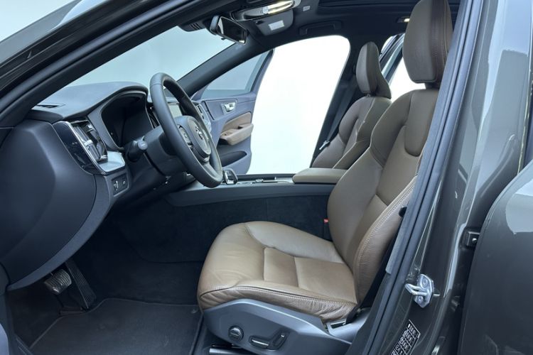 Used Volvo XC60 2022 B5 4x4 Zhiyi Luxury Edition Left Front Seat