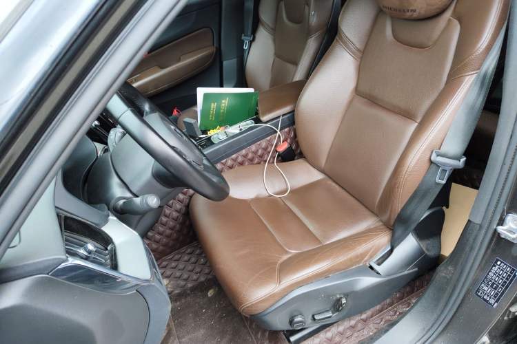 Used Volvo XC60 2022 B5 4x4 Zhiyi Luxury Edition Left Front Seat