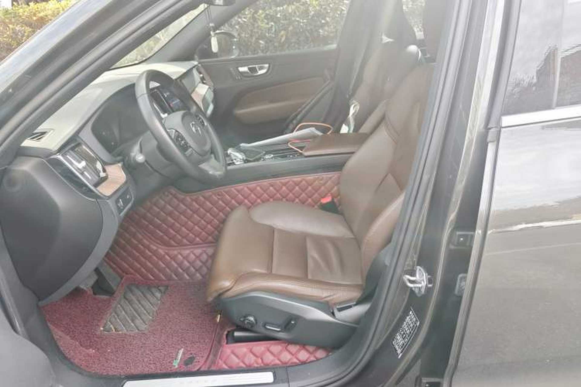 Used Volvo XC60 2022 B5 4x4 Smart Luxury Edition Left Front Seat