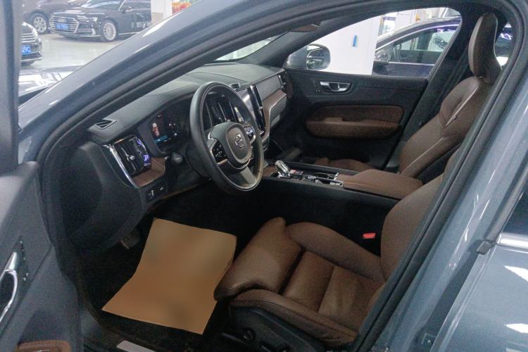 Used Volvo XC60 2022 B5 4x4 Smart Luxury Edition Left Front Seat