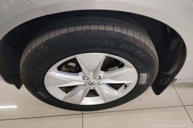 Used Volvo XC60 2022 B5 4x4 Zhiyi Luxury Edition Left Front Wheel Hub