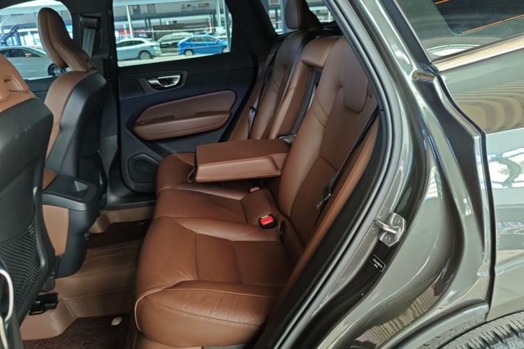Used Volvo XC60 2022 B5 4x4 Smart Luxury Edition Left Rear Seat