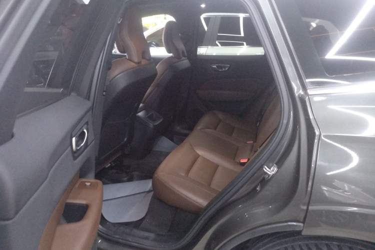 Used Volvo XC60 2022 B5 4x4 Zhiyi Luxury Edition Left Rear Seat