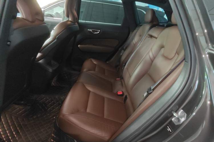 Used Volvo XC60 2022 B5 4x4 Smart Luxury Edition Left Rear Seat