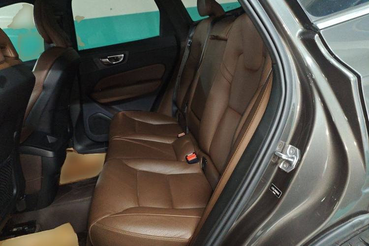 Used Volvo XC60 2022 B5 4x4 Smart Luxury Edition Left Rear Seat