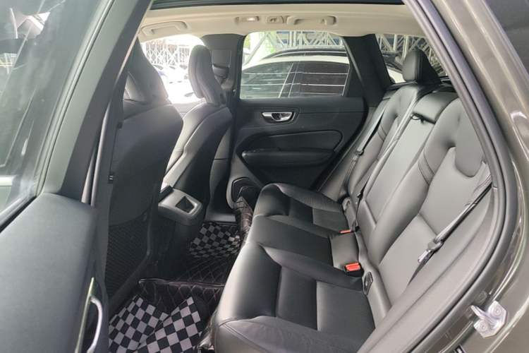 Used Volvo XC60 2022 B5 4x4 Zhiyi Luxury Edition Left Rear Seat