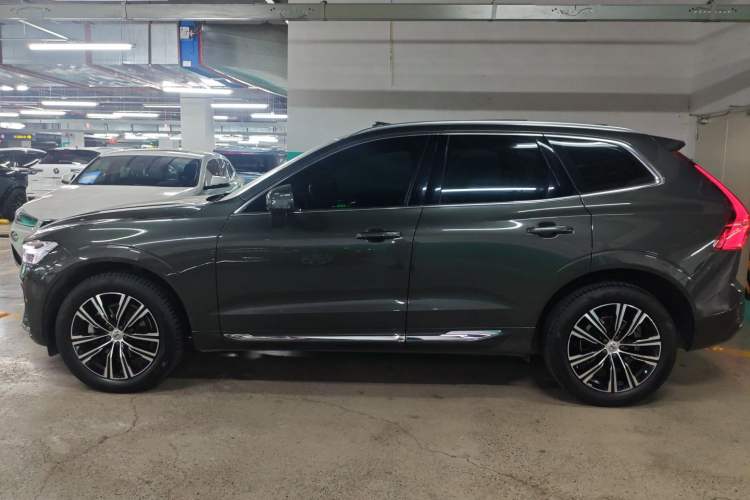 Used Volvo XC60 2022 B5 4x4 Smart Luxury Edition Left Side