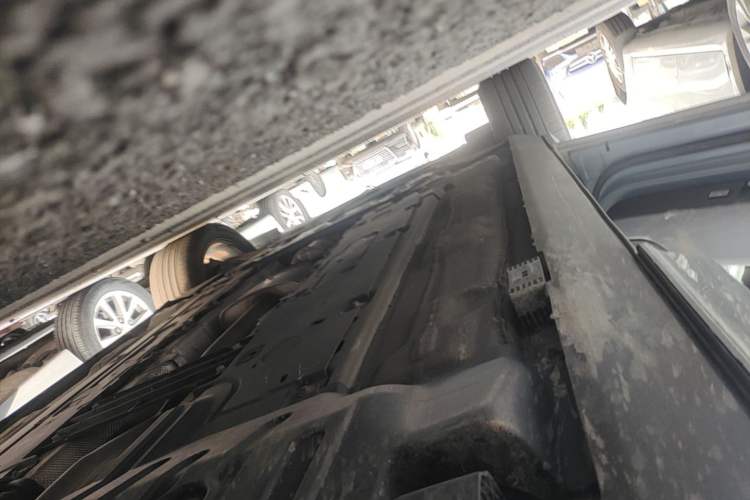 Used Volvo XC60 2022 B5 4x4 Smart & Advanced Sport Edition Left Side Sill