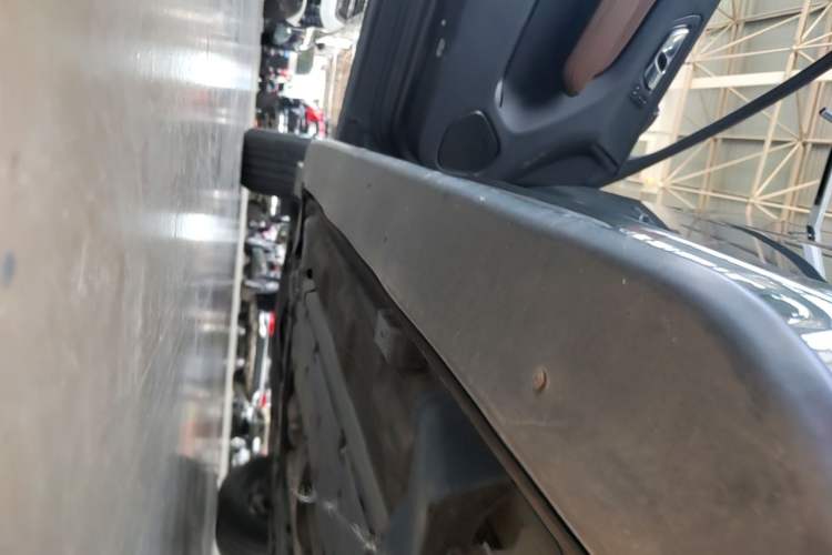 Used Volvo XC60 2022 B5 4x4 Smart Luxury Edition Left Side Sill