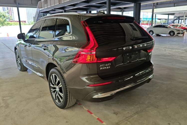 Used Volvo XC60 2022 B5 4x4 Smart Luxury Edition Rear Left 45 Deg