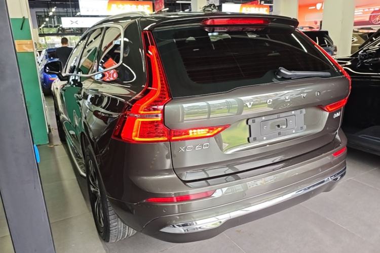 Used Volvo XC60 2022 B5 4x4 Zhiyi Luxury Edition Rear Left 45 Deg