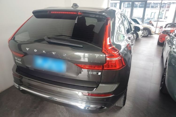 Used Volvo XC60 2022 B5 4x4 Smart Luxury Edition Rear Right 45 Deg