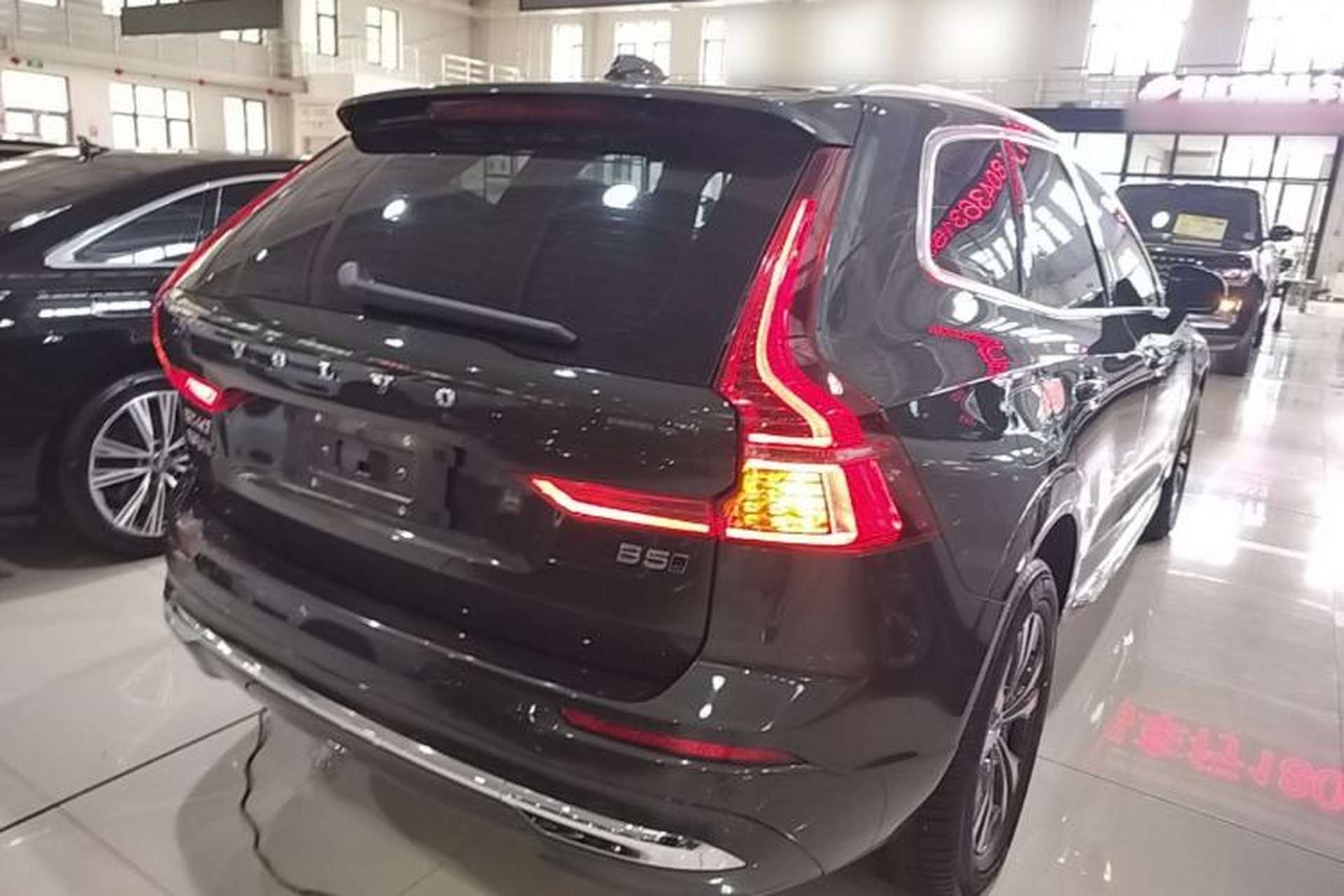 Used Volvo XC60 2022 B5 4x4 Zhiyi Luxury Edition Rear Right 45 Deg