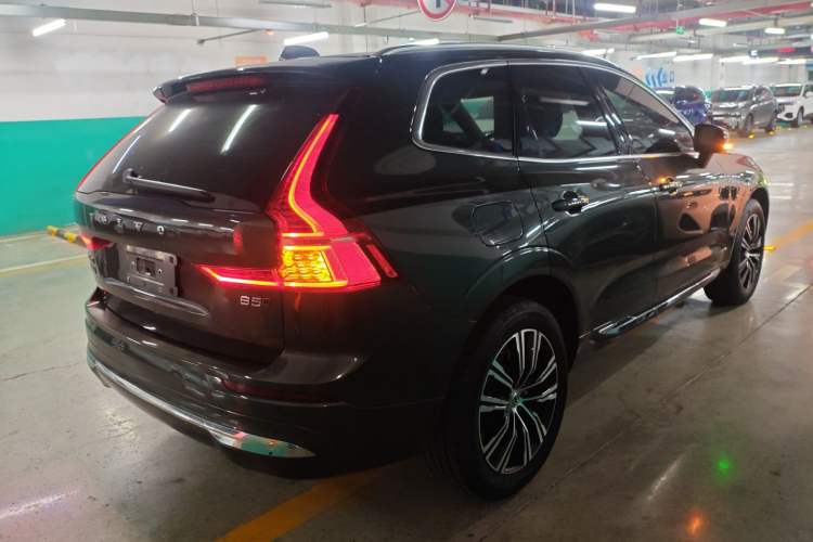 Used Volvo XC60 2022 B5 4x4 Smart Luxury Edition Rear Right 45 Deg