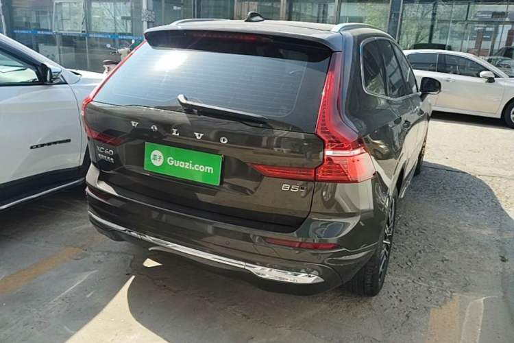 Used Volvo XC60 2022 B5 4x4 Smart Luxury Edition Rear Right 45 Deg