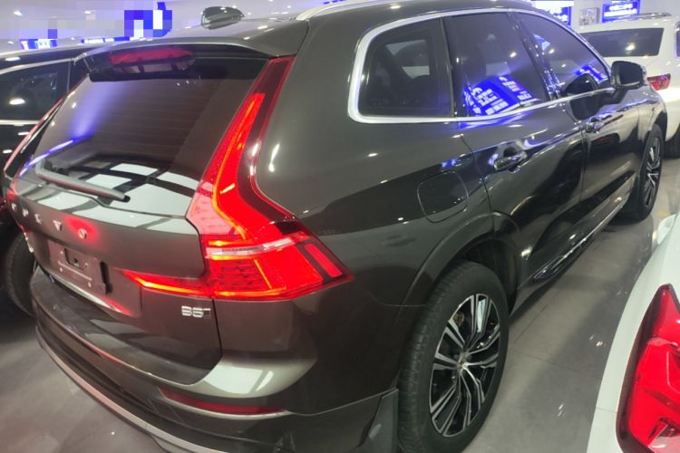 Used Volvo XC60 2022 B5 4x4 Smart Luxury Edition Rear Right 45 Deg