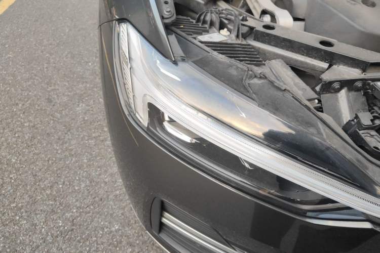 Used Volvo XC60 2022 B5 4x4 Smart Luxury Edition Right Front Headlight
