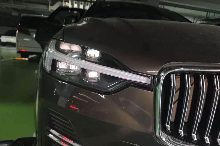 Used Volvo XC60 2022 B5 4x4 Zhiyi Luxury Edition Right Front Headlight
