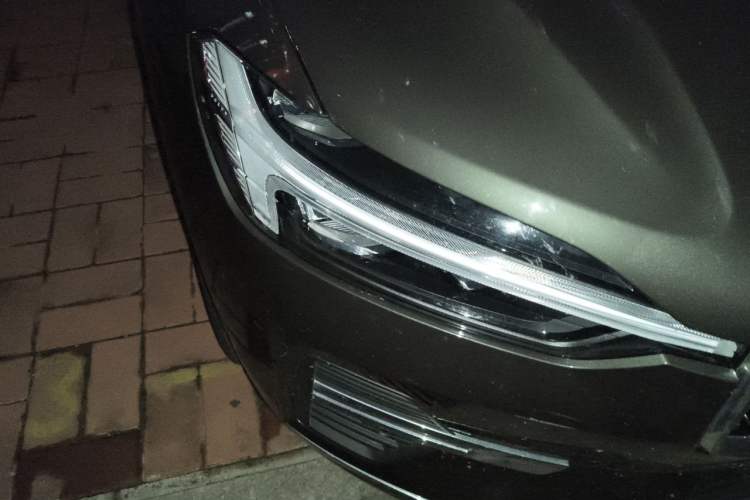 Used Volvo XC60 2022 B5 4x4 Smart Luxury Edition Right Front Headlight