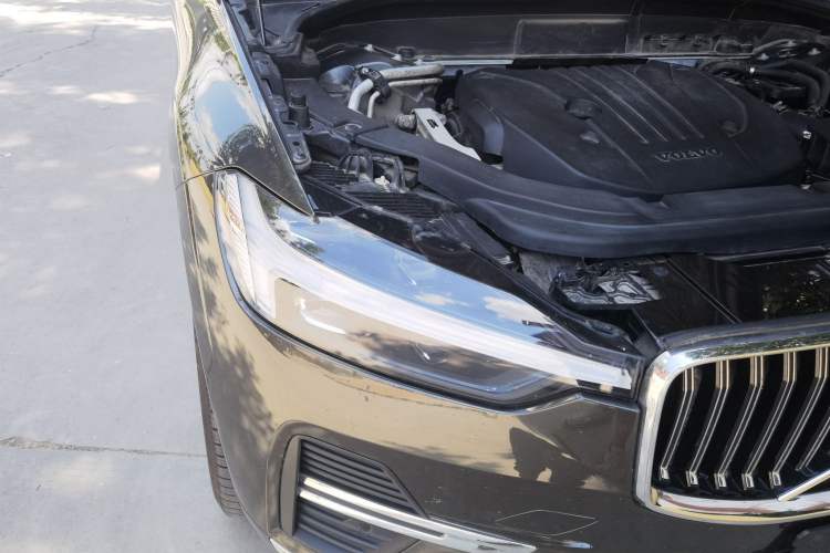 Used Volvo XC60 2022 B5 4x4 Smart Luxury Edition Right Front Headlight