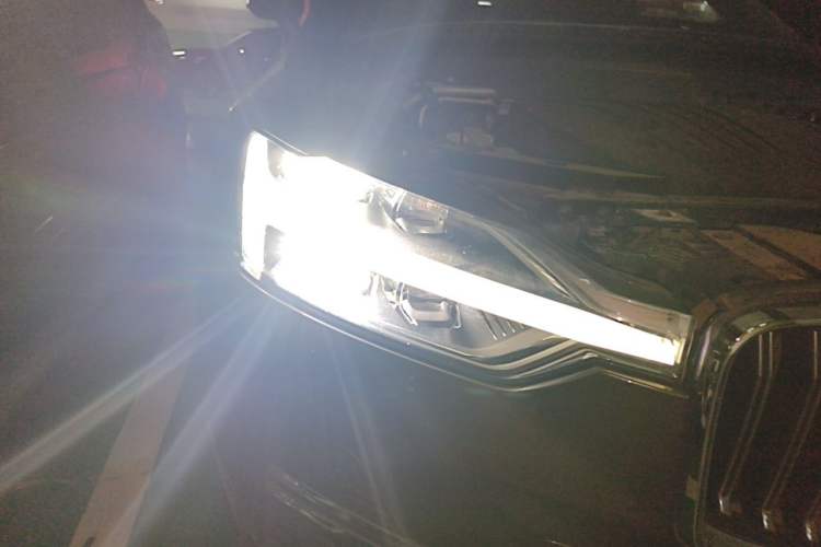 Used Volvo XC60 2022 B5 4x4 Smart Luxury Edition Right Front Headlight