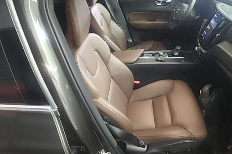 Used Volvo XC60 2022 B5 4x4 Zhiyi Luxury Edition Right Front Seat