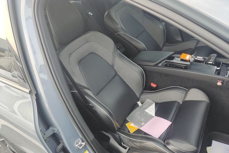 Used Volvo XC60 2022 B5 4x4 Smart & Advanced Sport Edition Right Front Seat