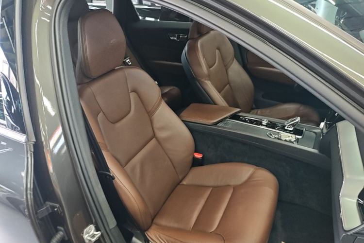Used Volvo XC60 2022 B5 4x4 Zhiyi Luxury Edition Right Front Seat
