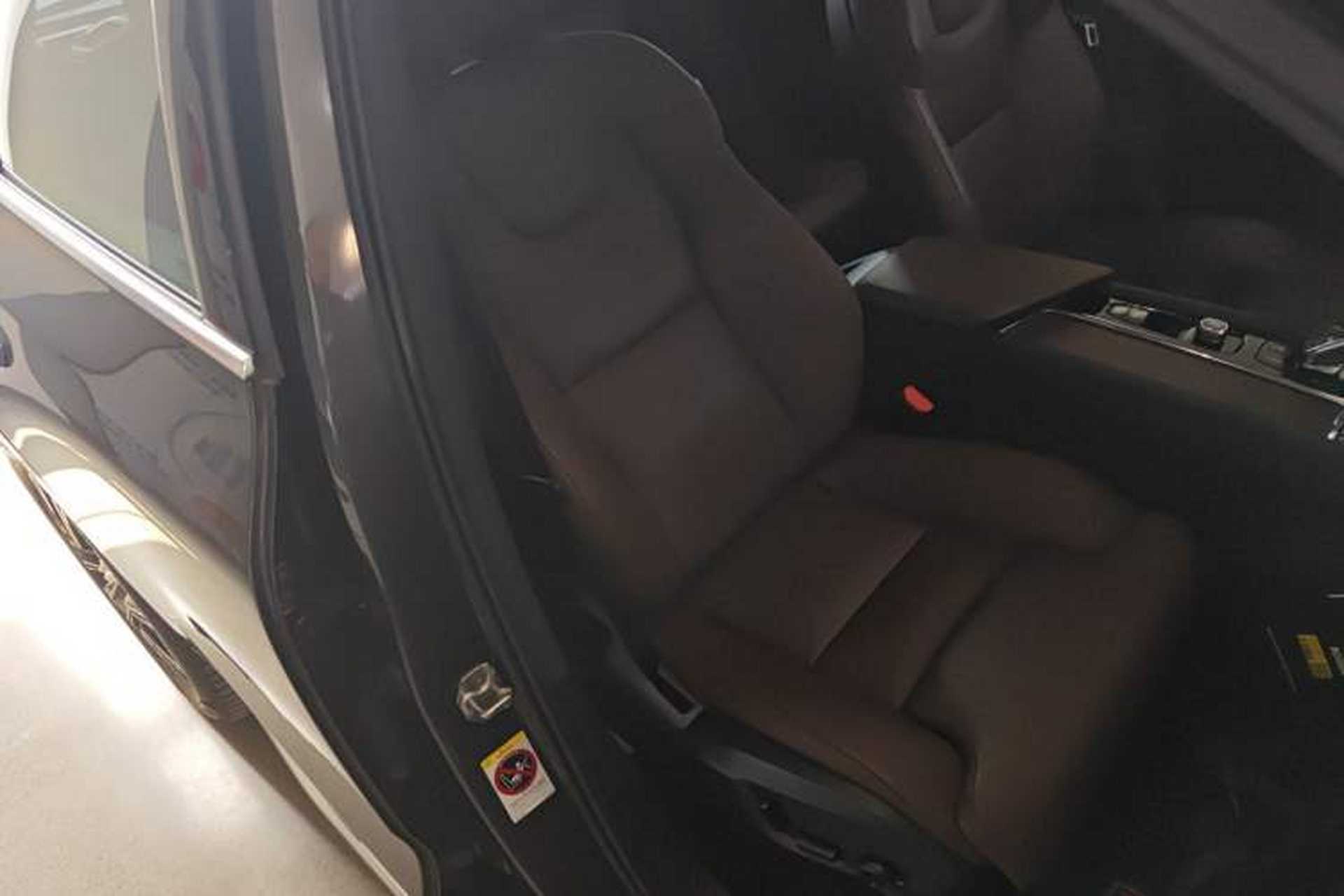Used Volvo XC60 2022 B5 4x4 Smart Luxury Edition Right Front Seat