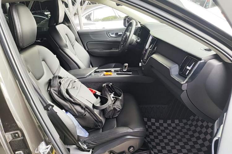 Used Volvo XC60 2022 B5 4x4 Zhiyi Luxury Edition Right Front Seat