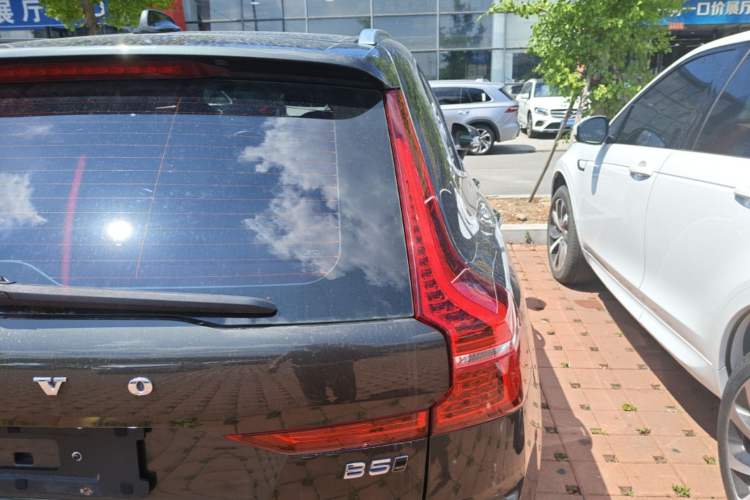 Used Volvo XC60 2022 B5 4x4 Zhiyi Luxury Edition Right Rear Taillight