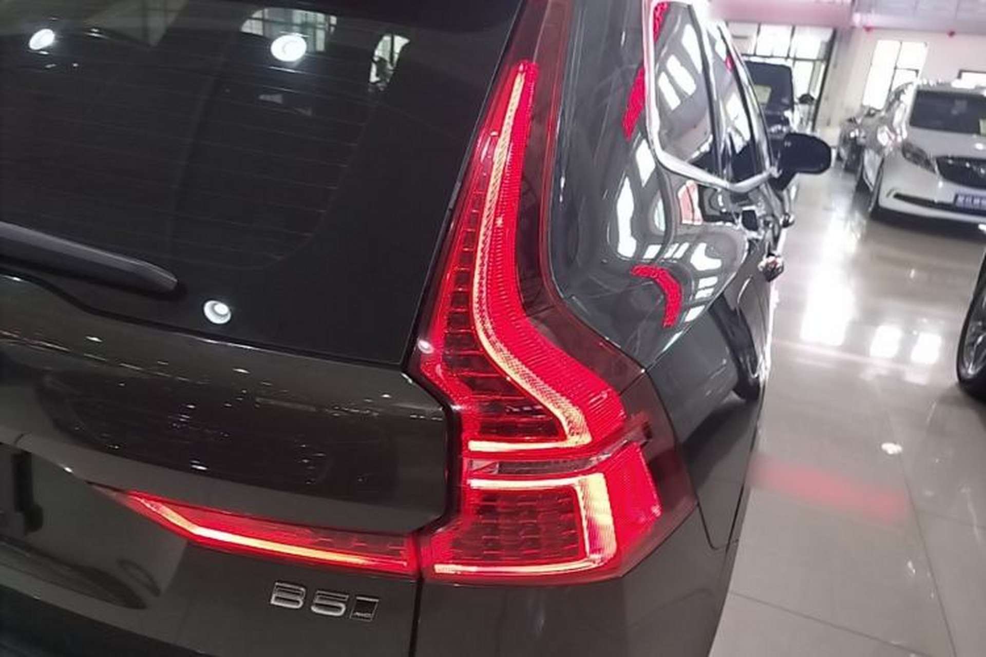 Used Volvo XC60 2022 B5 4x4 Zhiyi Luxury Edition Right Rear Taillight
