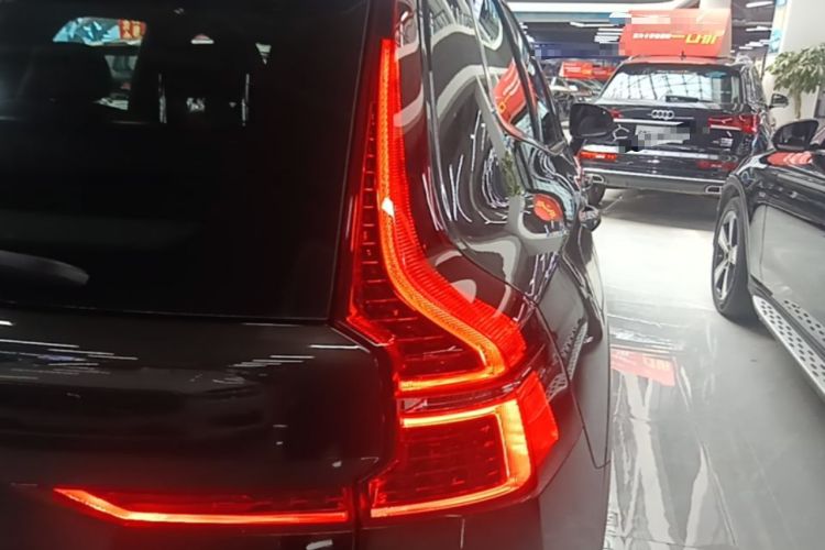 Used Volvo XC60 2022 B5 4x4 Zhiyi Luxury Edition Right Rear Taillight