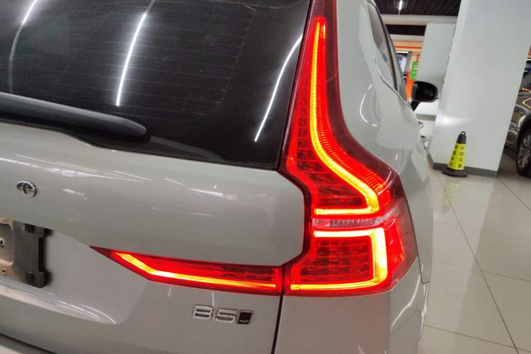 Used Volvo XC60 2022 B5 4x4 Zhiyi Luxury Edition Right Rear Taillight