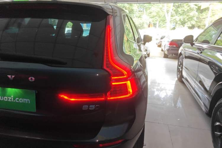 Used Volvo XC60 2022 B5 4x4 Smart Luxury Edition Right Rear Taillight
