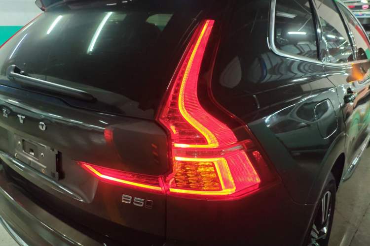 Used Volvo XC60 2022 B5 4x4 Smart Luxury Edition Right Rear Taillight