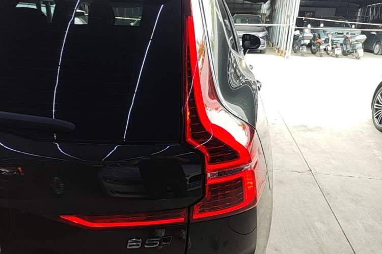 Used Volvo XC60 2022 B5 4x4 Zhiyi Luxury Edition Right Rear Taillight