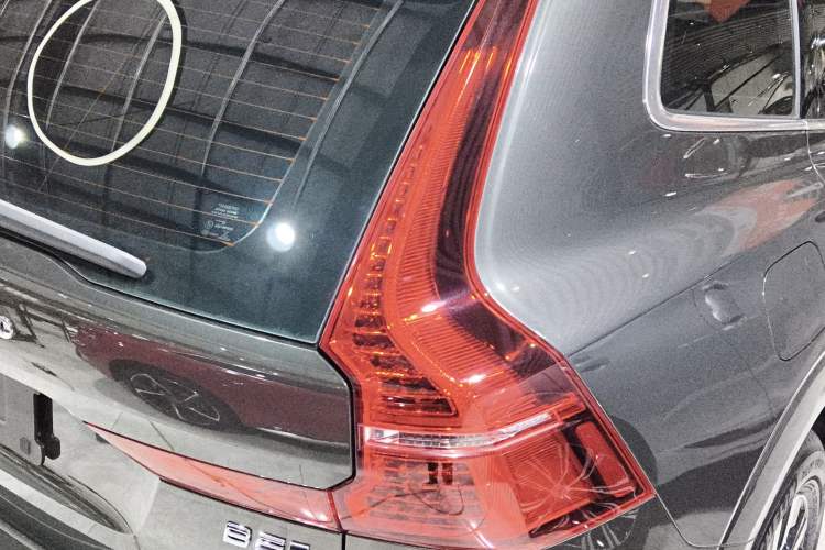Used Volvo XC60 2022 B5 4x4 Zhiyi Luxury Edition Right Rear Taillight