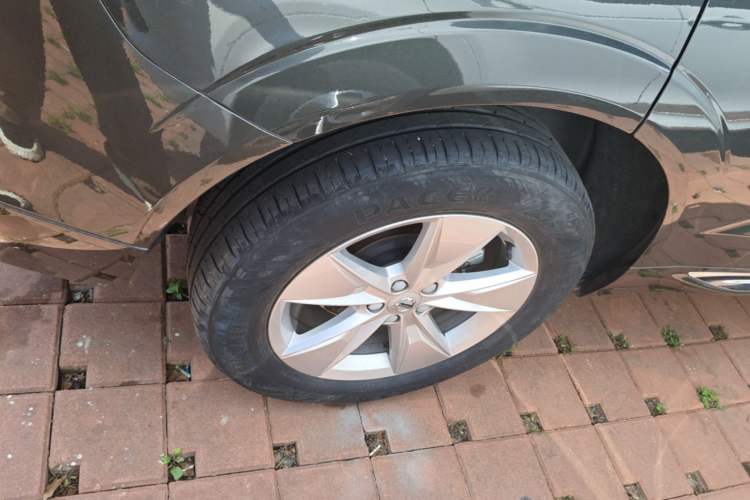Used Volvo XC60 2022 B5 4x4 Zhiyi Luxury Edition Right Rear Wheel Hub