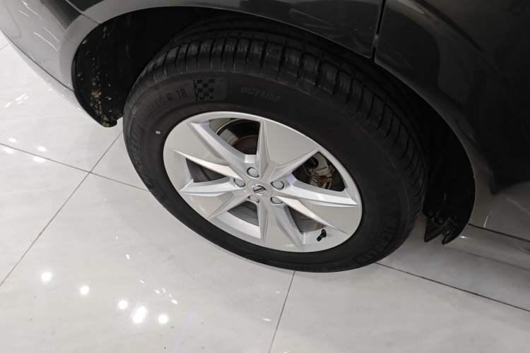 Used Volvo XC60 2022 B5 4x4 Zhiyi Luxury Edition Right Rear Wheel Hub