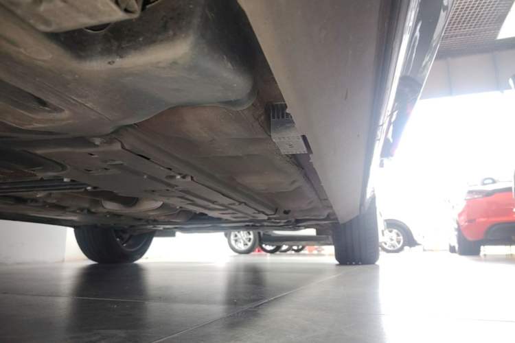 Used Volvo XC60 2022 B5 4x4 Smart Luxury Edition Right Side Sill