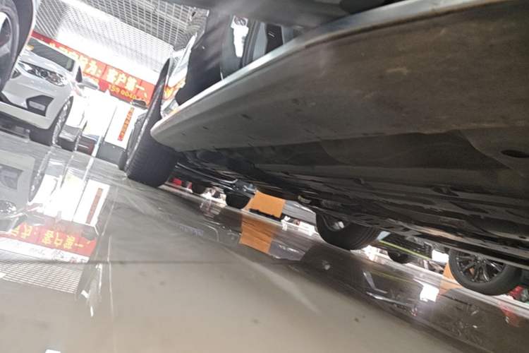 Used Volvo XC60 2022 B5 4x4 Smart Luxury Edition Right Side Sill
