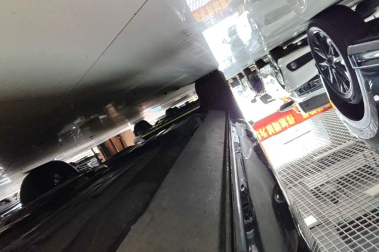 Used Volvo XC60 2022 B5 4x4 Smart Luxury Edition Right Side Sill